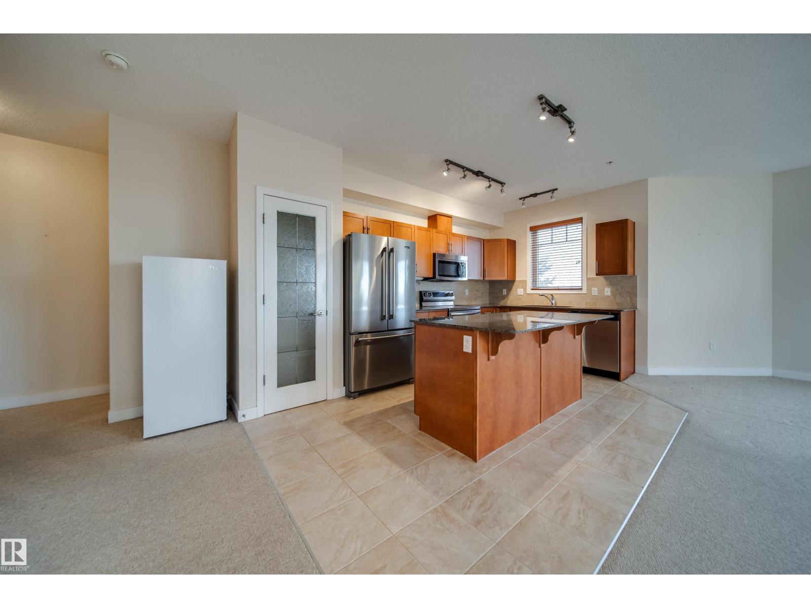 Property photograph 11 for MLS E4514357