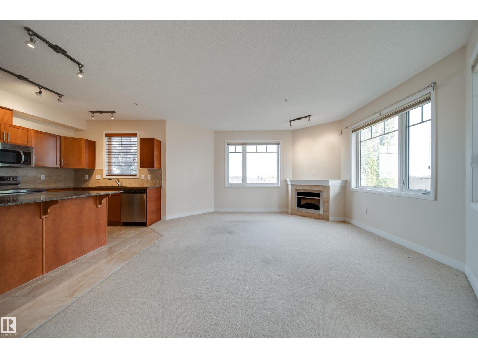 Property photograph 19 for MLS E4514357