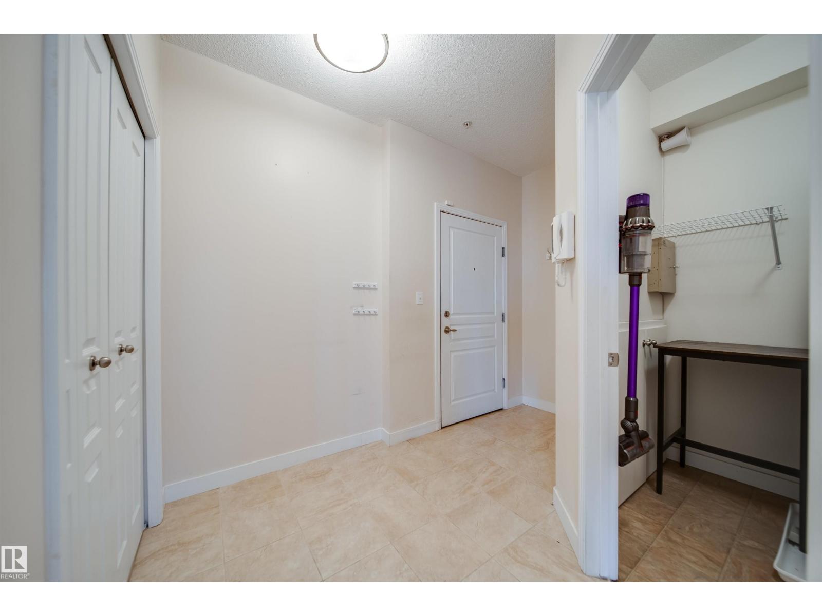 Property photograph 3 for MLS E4514357