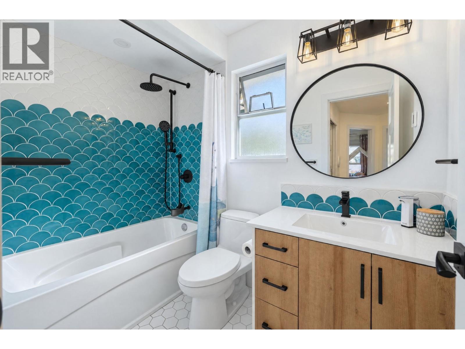 29 4311 Sophia Street, Vancouver — photo 15