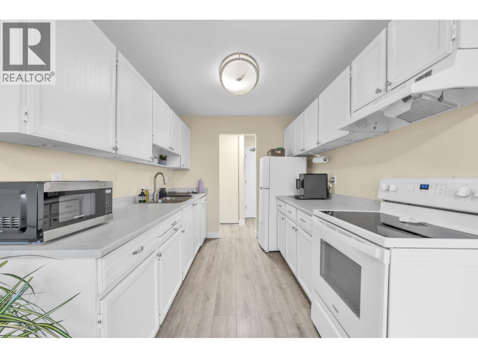 203 515 Eleventh Street, New Westminster — photo 13