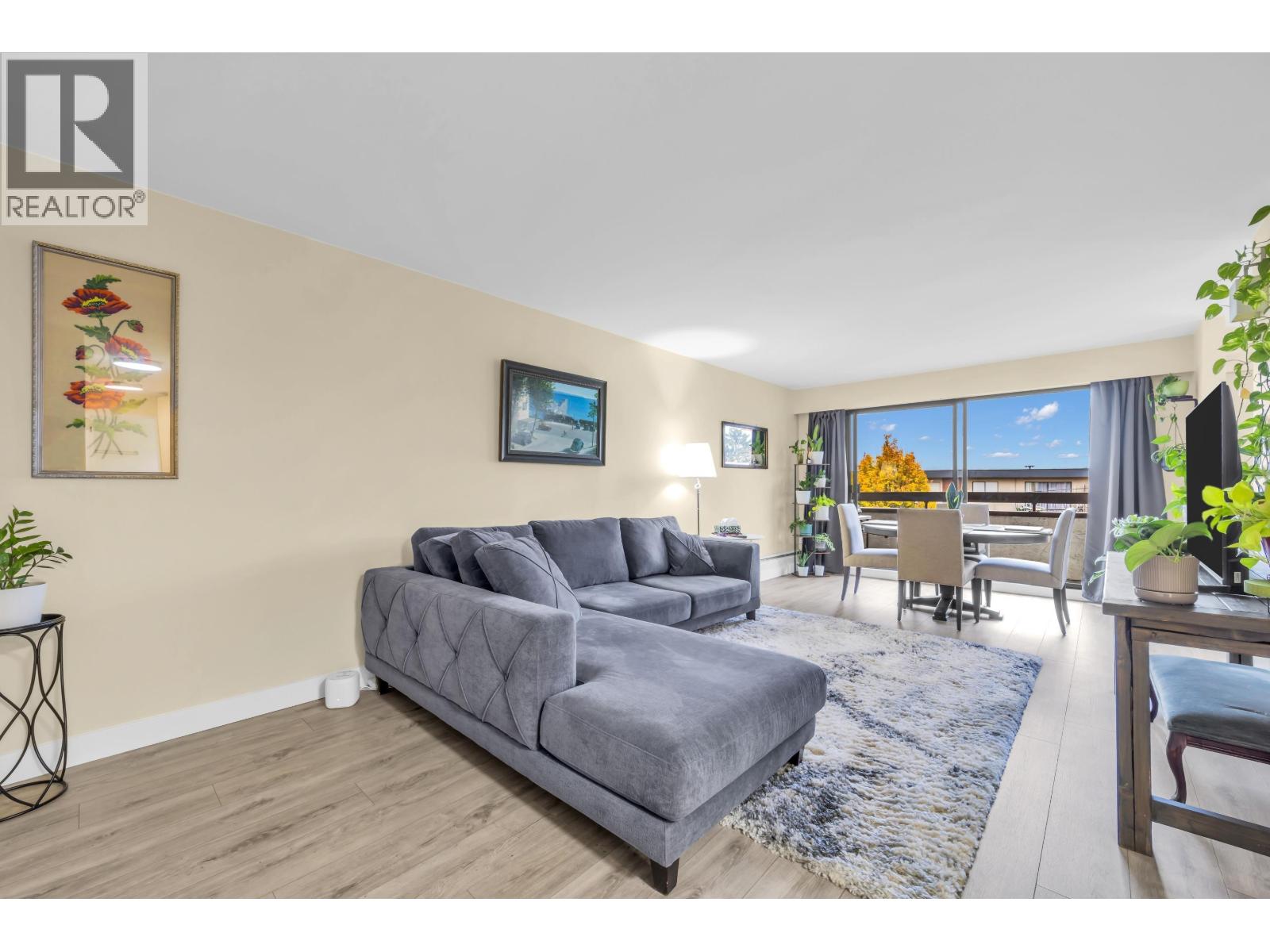 203 515 Eleventh Street, New Westminster — photo 4