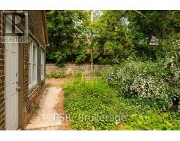 2b - 483 Parkside Drive, Toronto, ON M6R2Z9 Photo 24