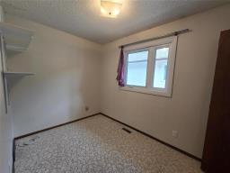 387 Novavista Drive, Winnipeg, MB R2N1E9 Photo 9