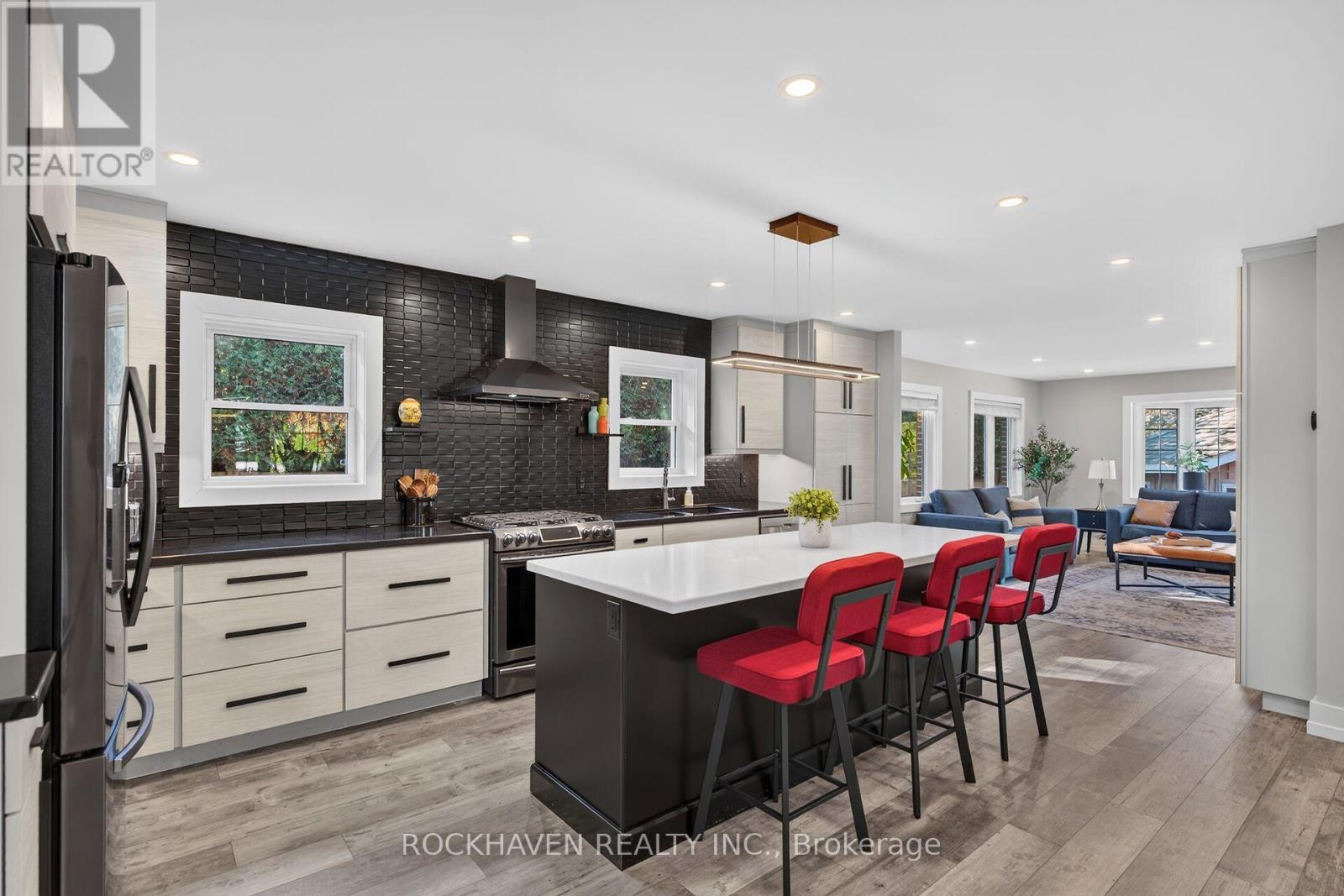 102 Lovers Lane, Hamilton, ON photo 9