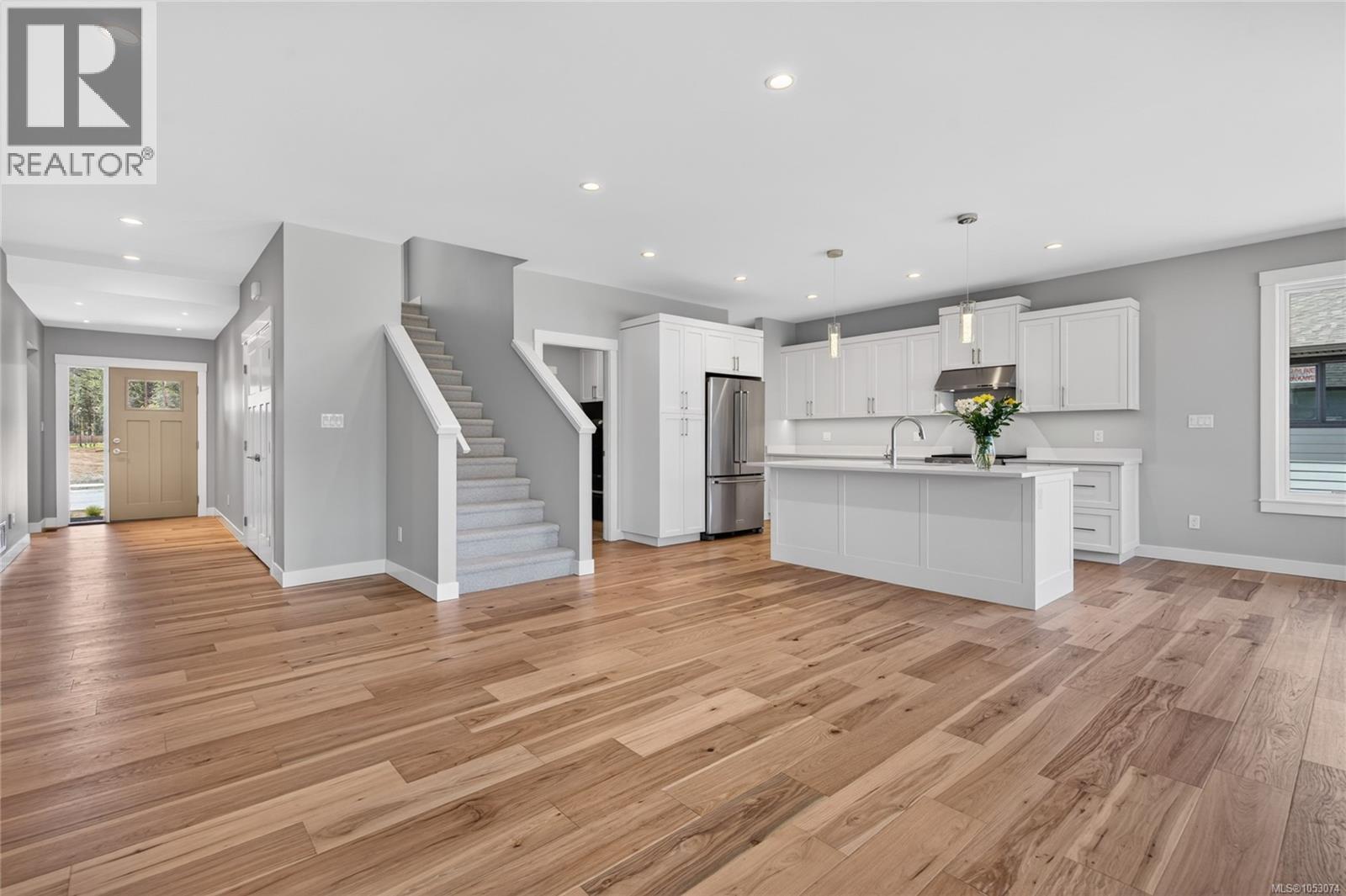 758 Sitka St - 16