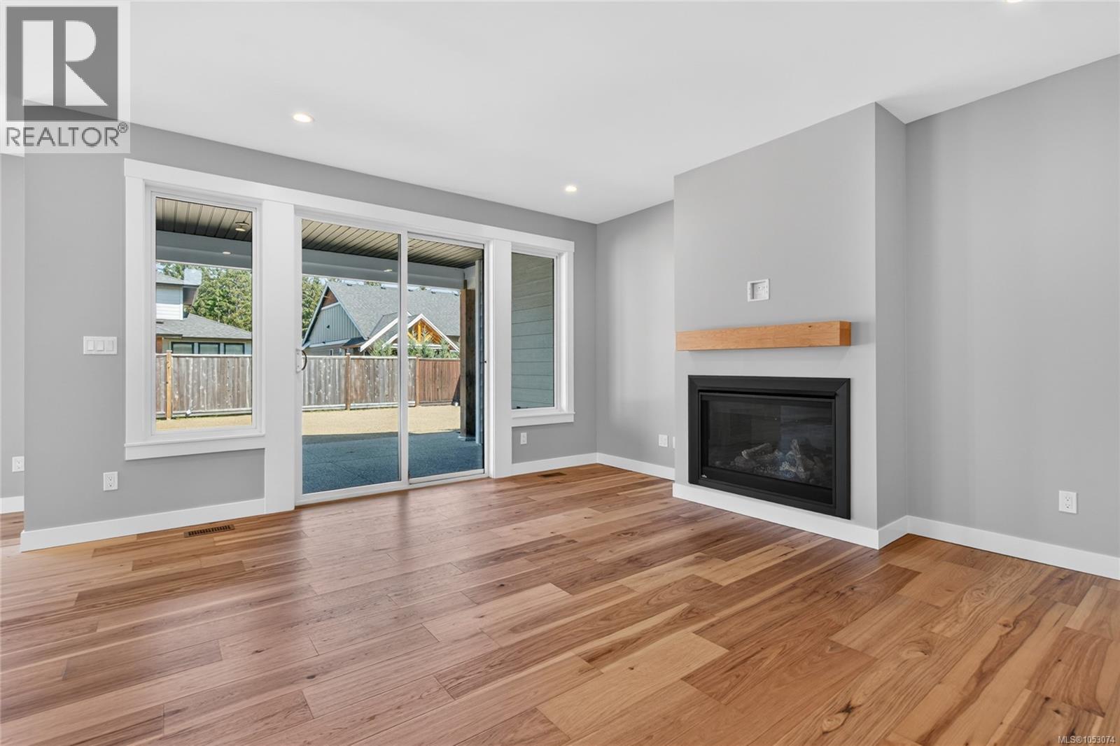 758 Sitka St - 4