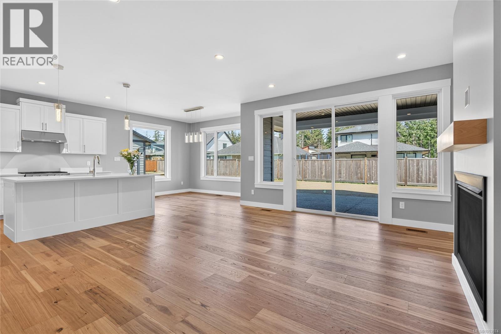 758 Sitka St - 5