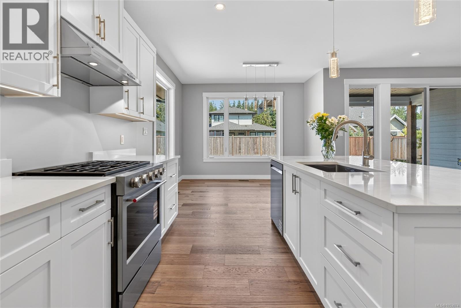 758 Sitka St - 8