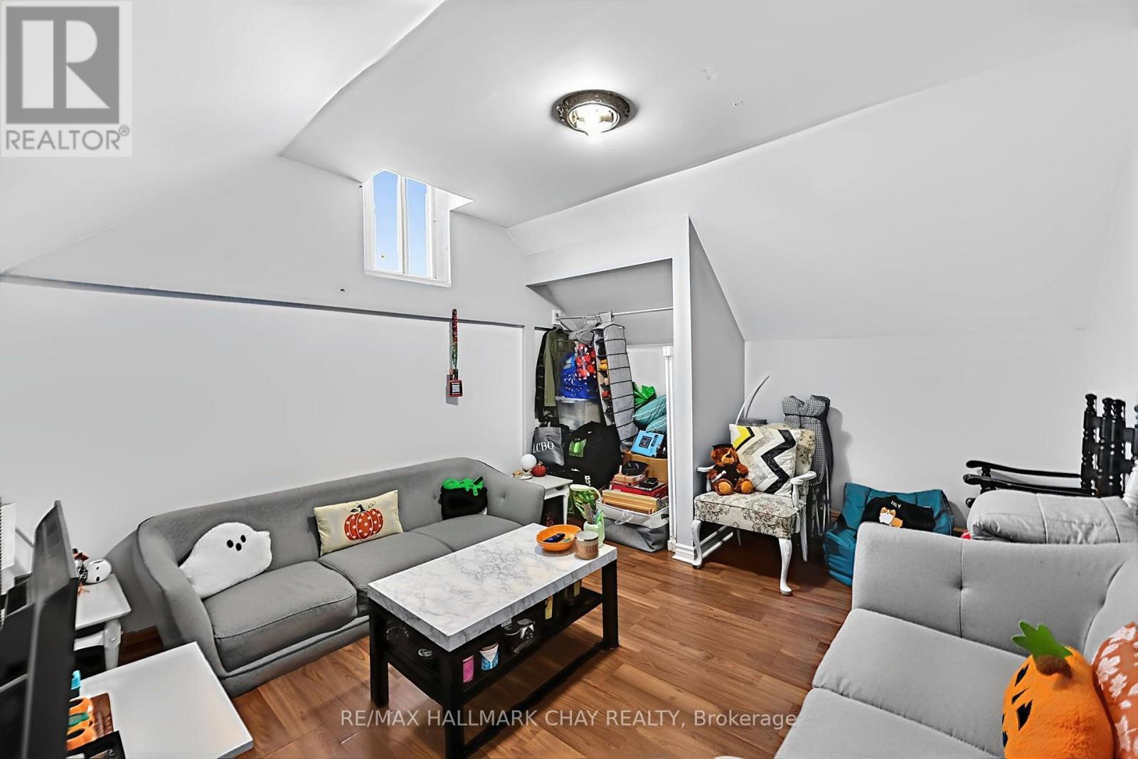 84 Burton Avenue, Barrie, ON photo 16