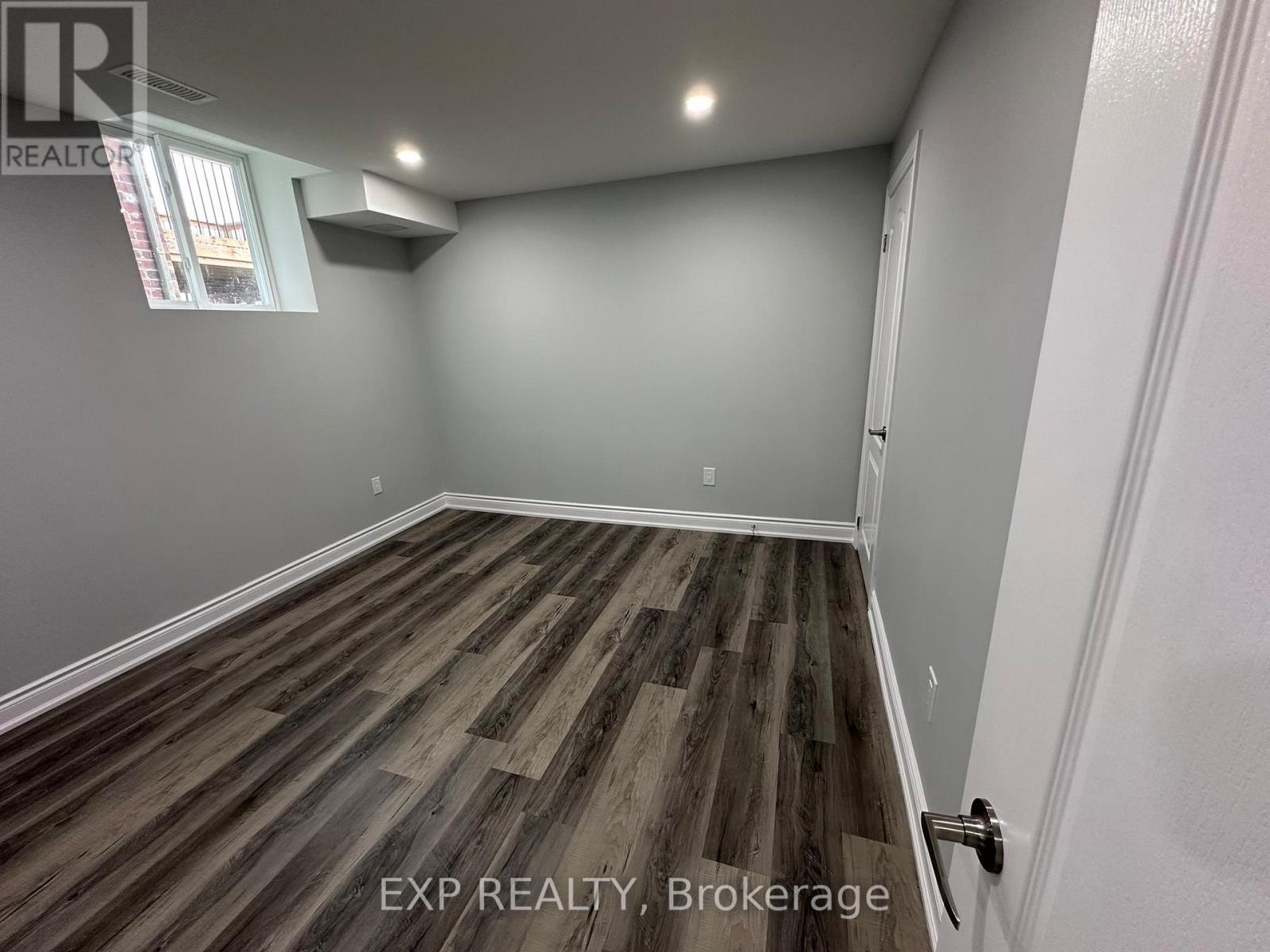 31 Lorne Thomas Place, New Tecumseth photo 17