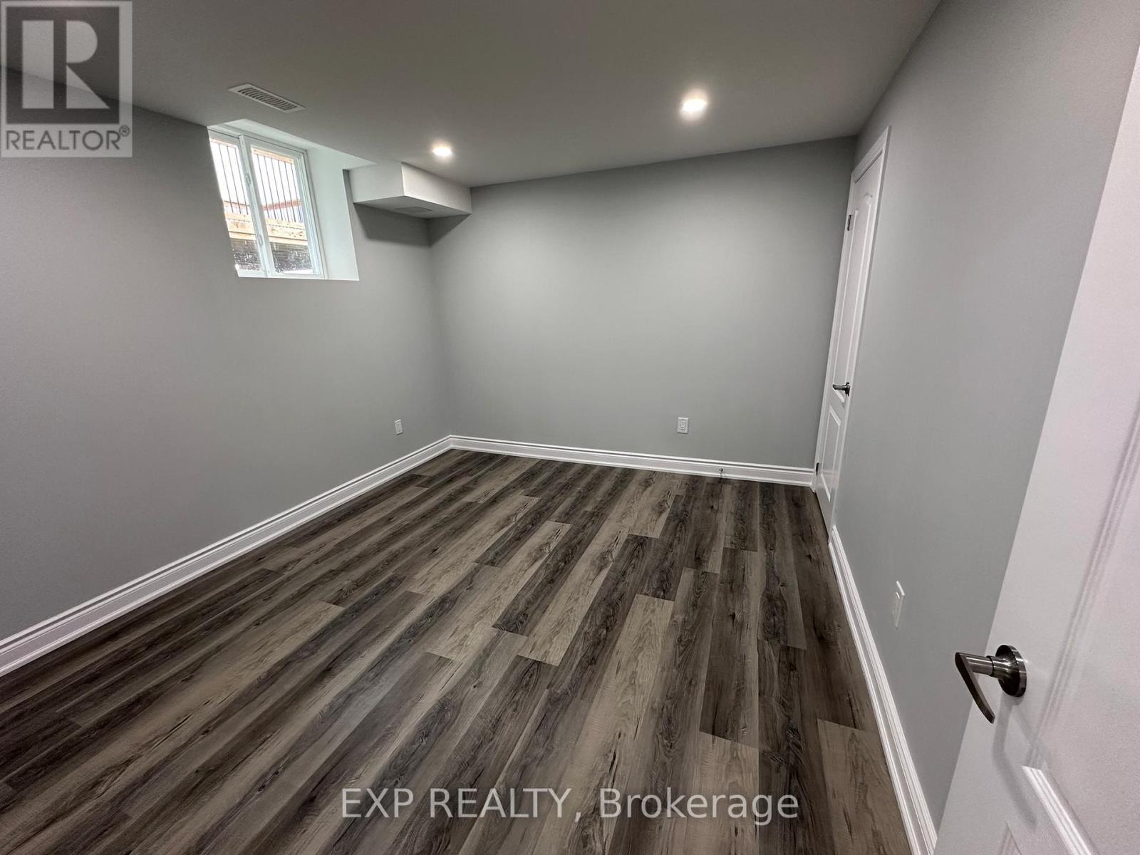 31 Lorne Thomas Place, New Tecumseth photo 18