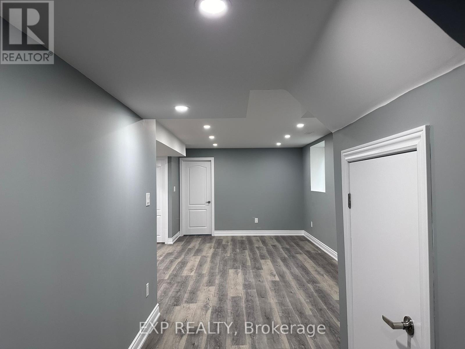31 Lorne Thomas Place, New Tecumseth photo 3