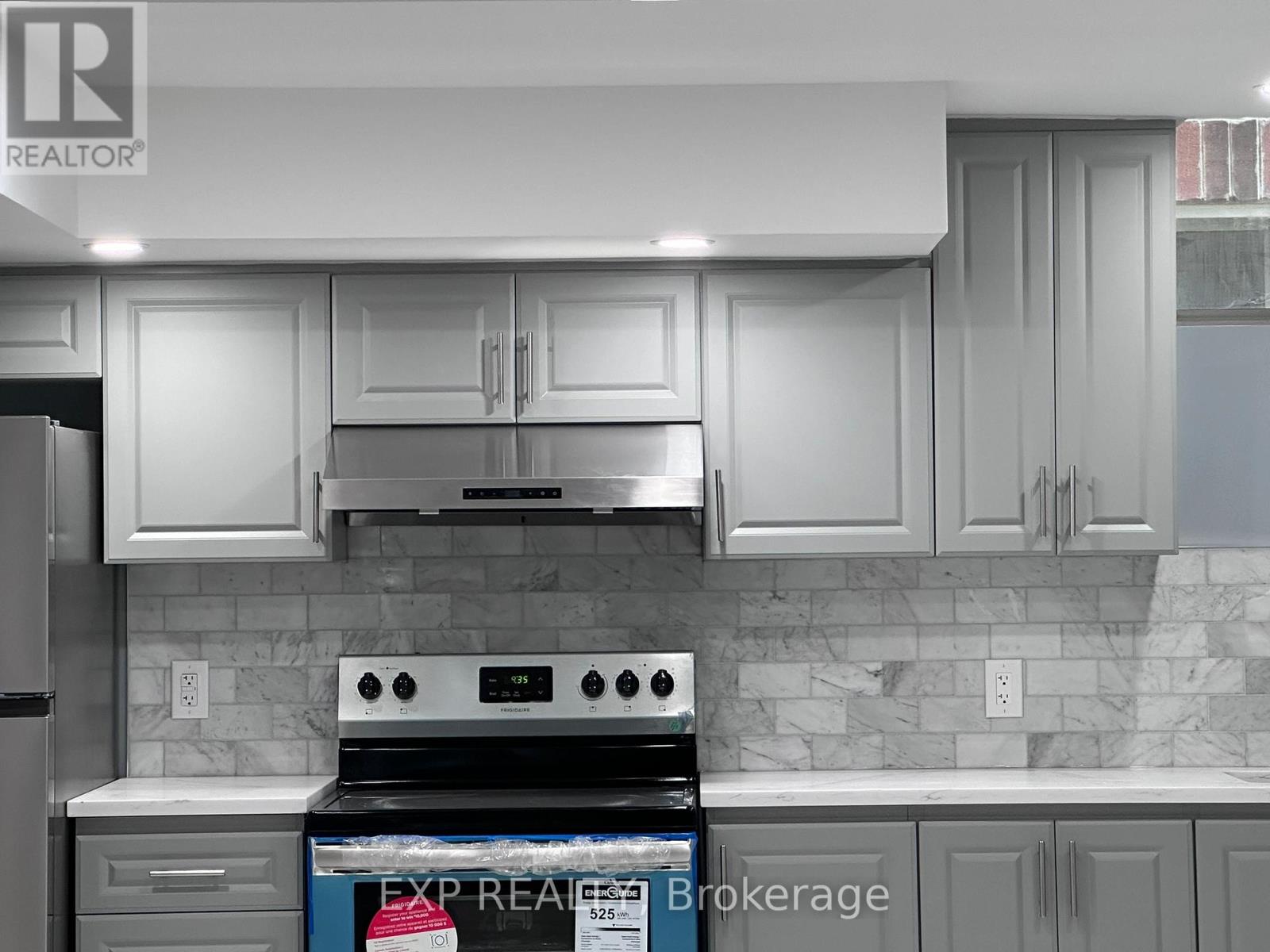 31 Lorne Thomas Place, New Tecumseth photo 5