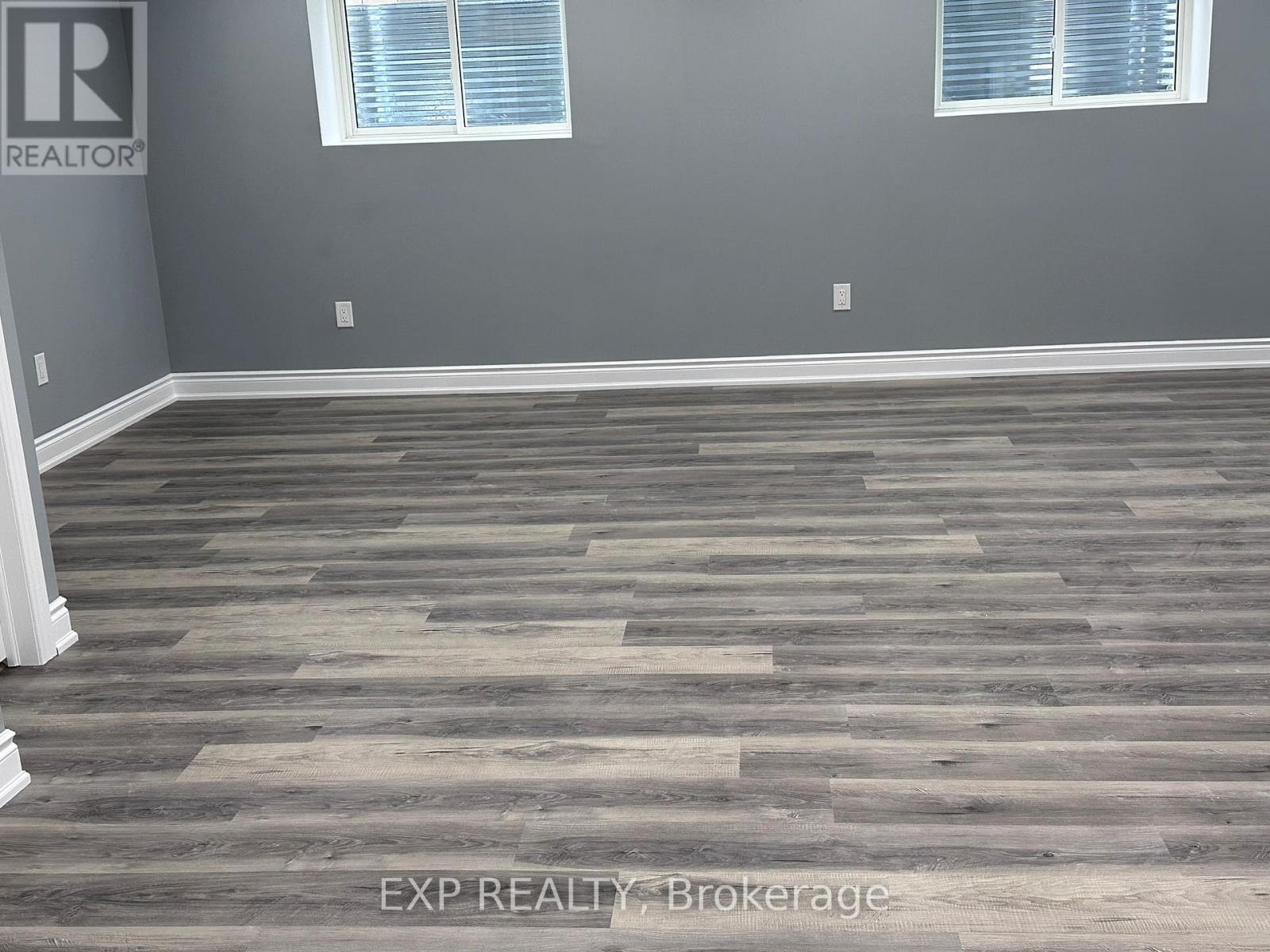 31 Lorne Thomas Place, New Tecumseth photo 7
