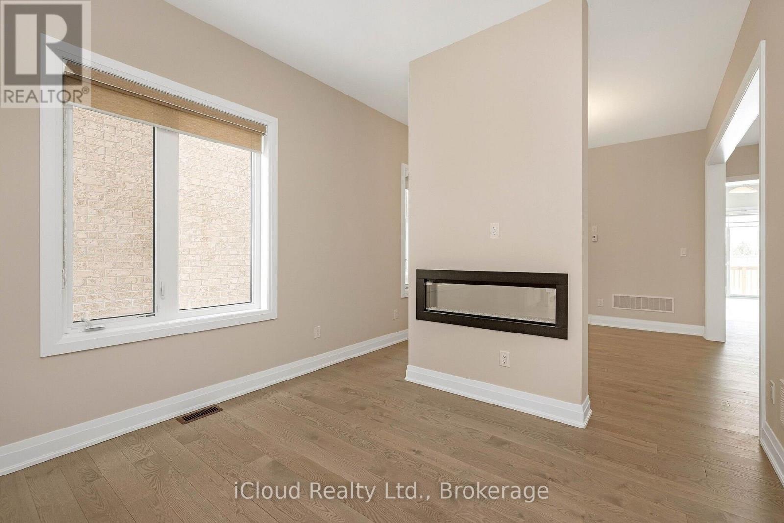 38 PINE HILL CRESCENT - 12