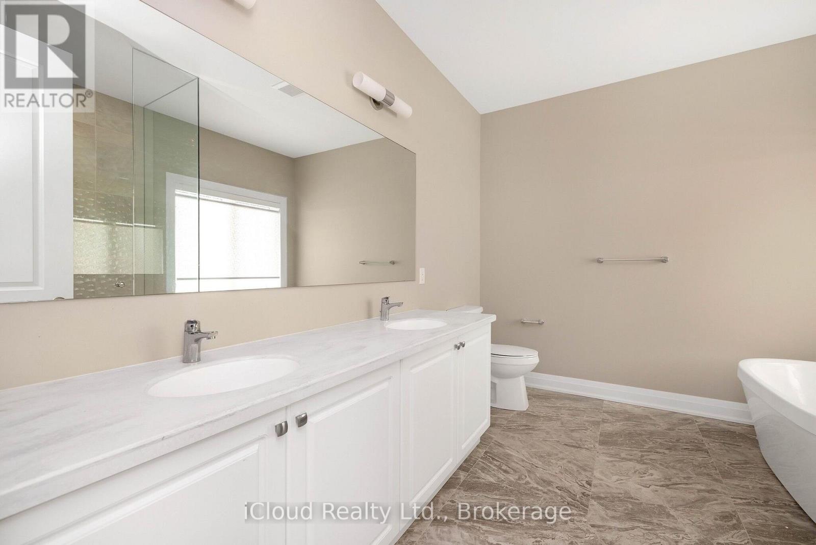 38 PINE HILL CRESCENT - 29