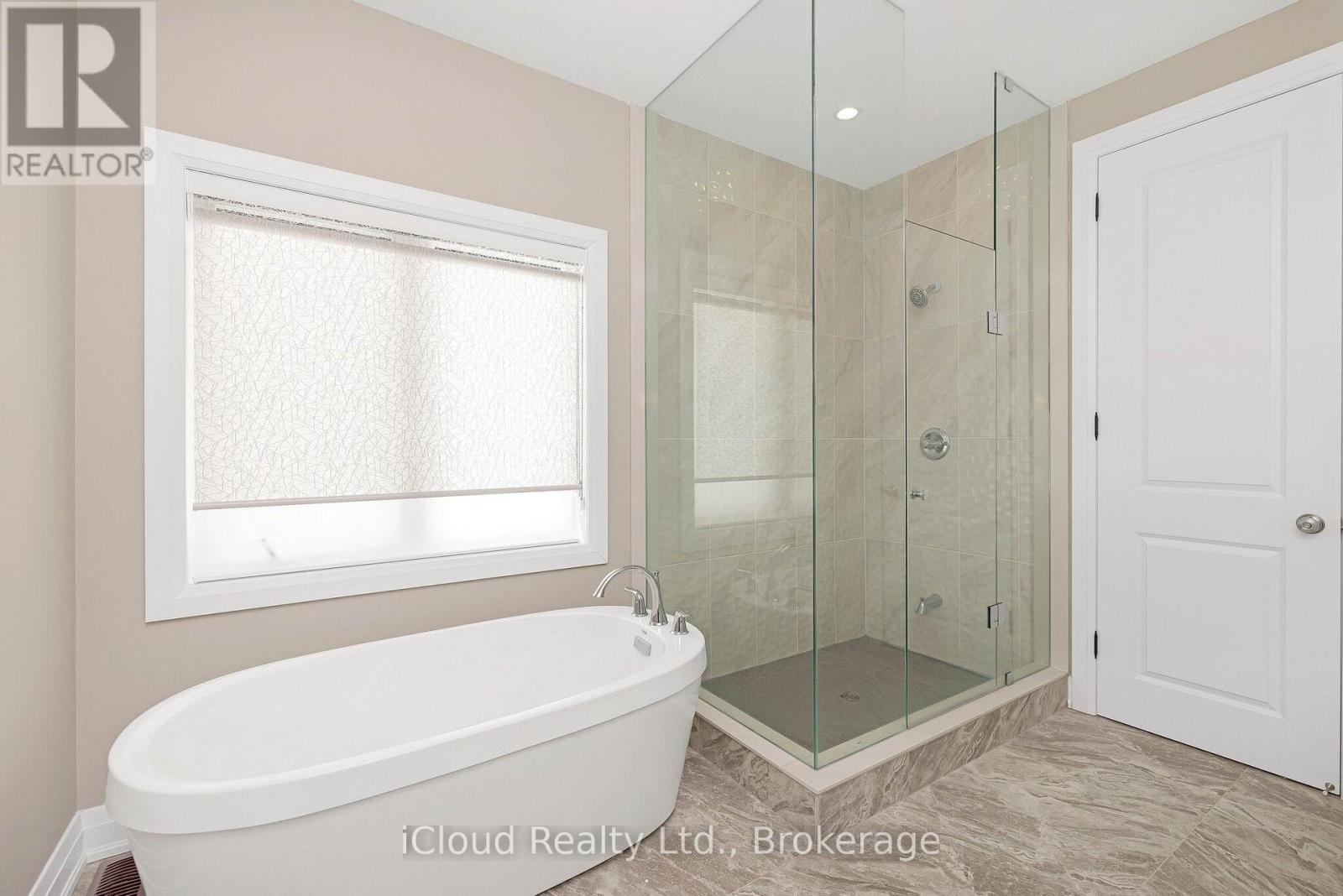 38 PINE HILL CRESCENT - 30