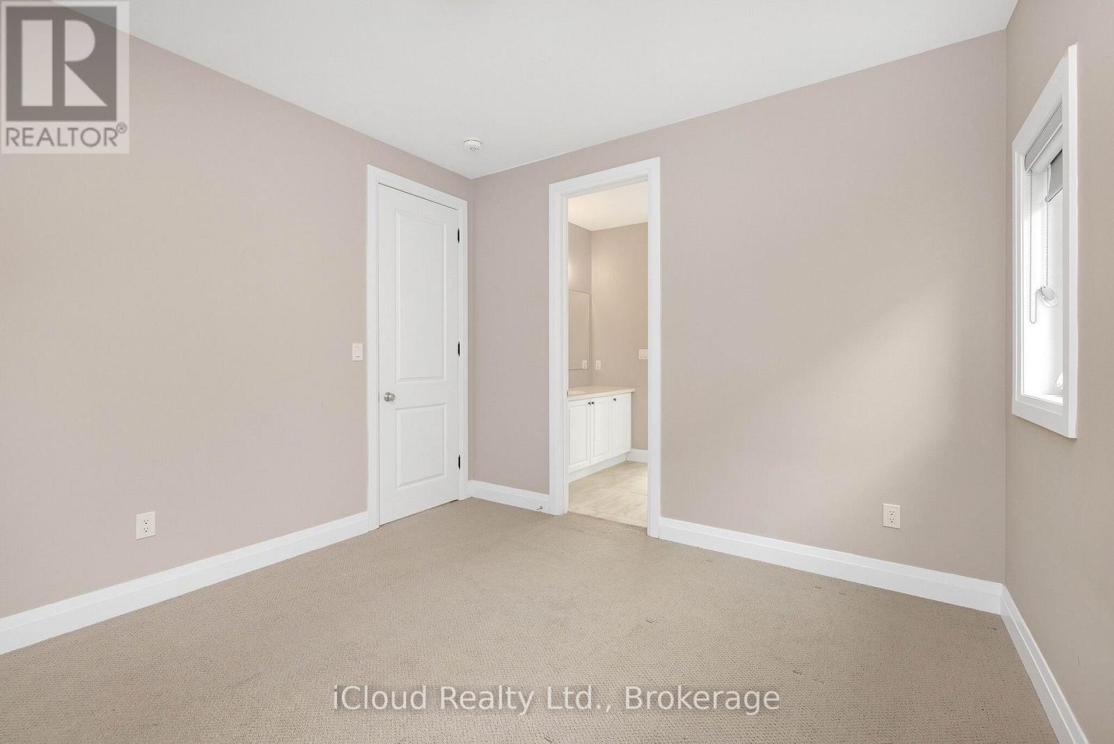 38 PINE HILL CRESCENT - 36