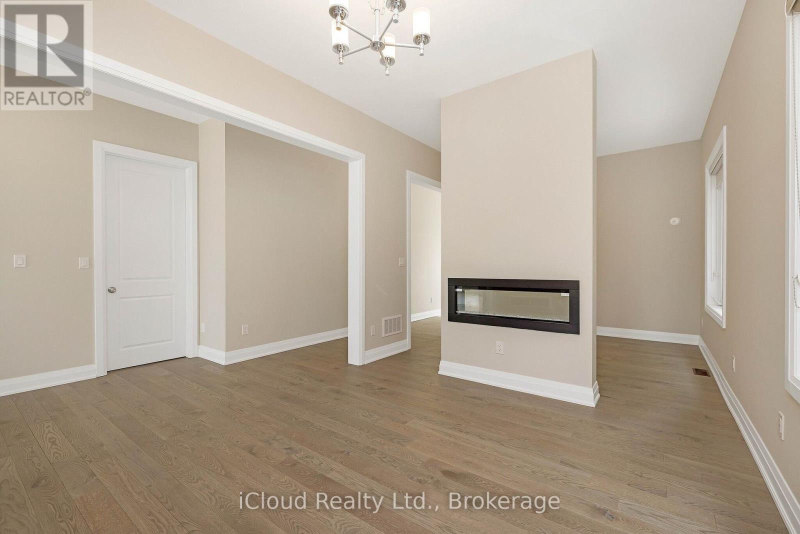38 PINE HILL CRESCENT - 9