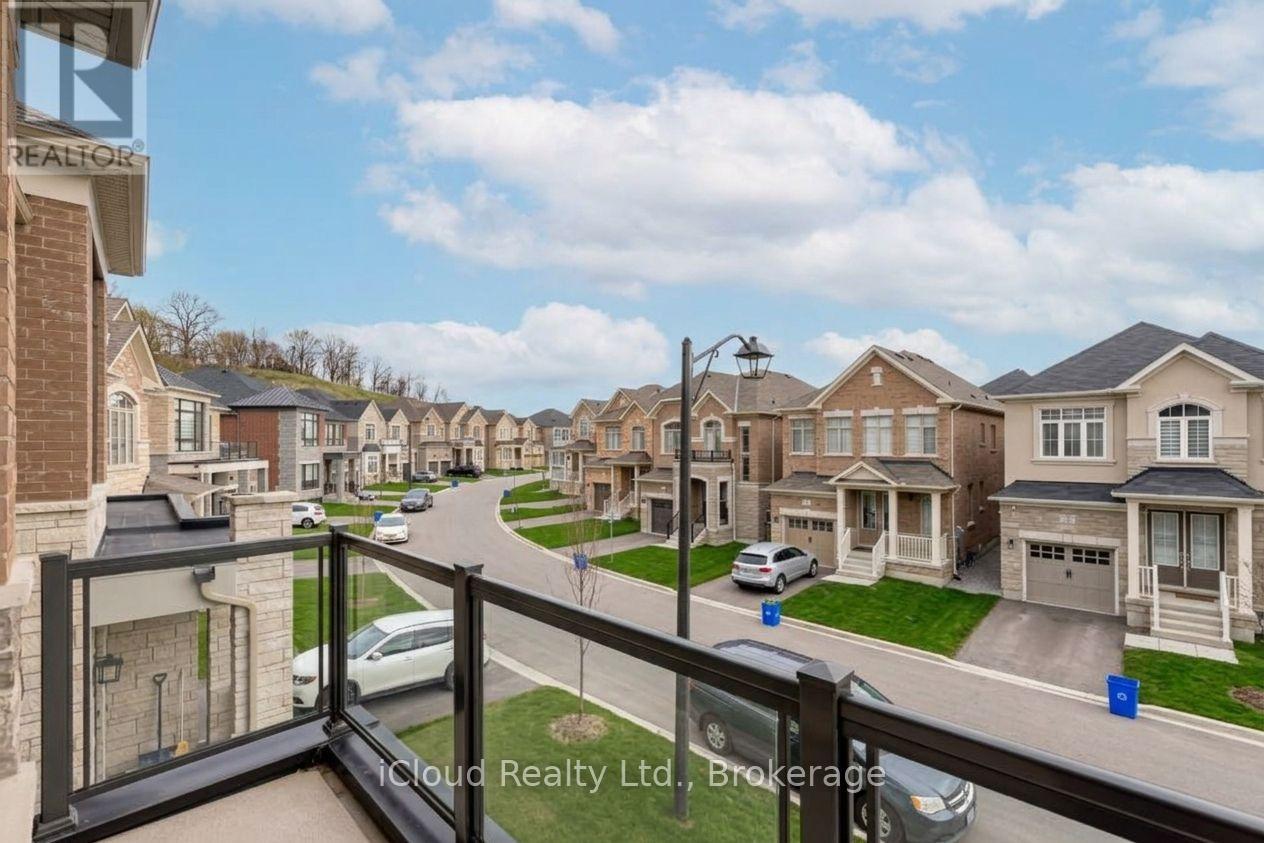 38 PINE HILL CRESCENT - 46