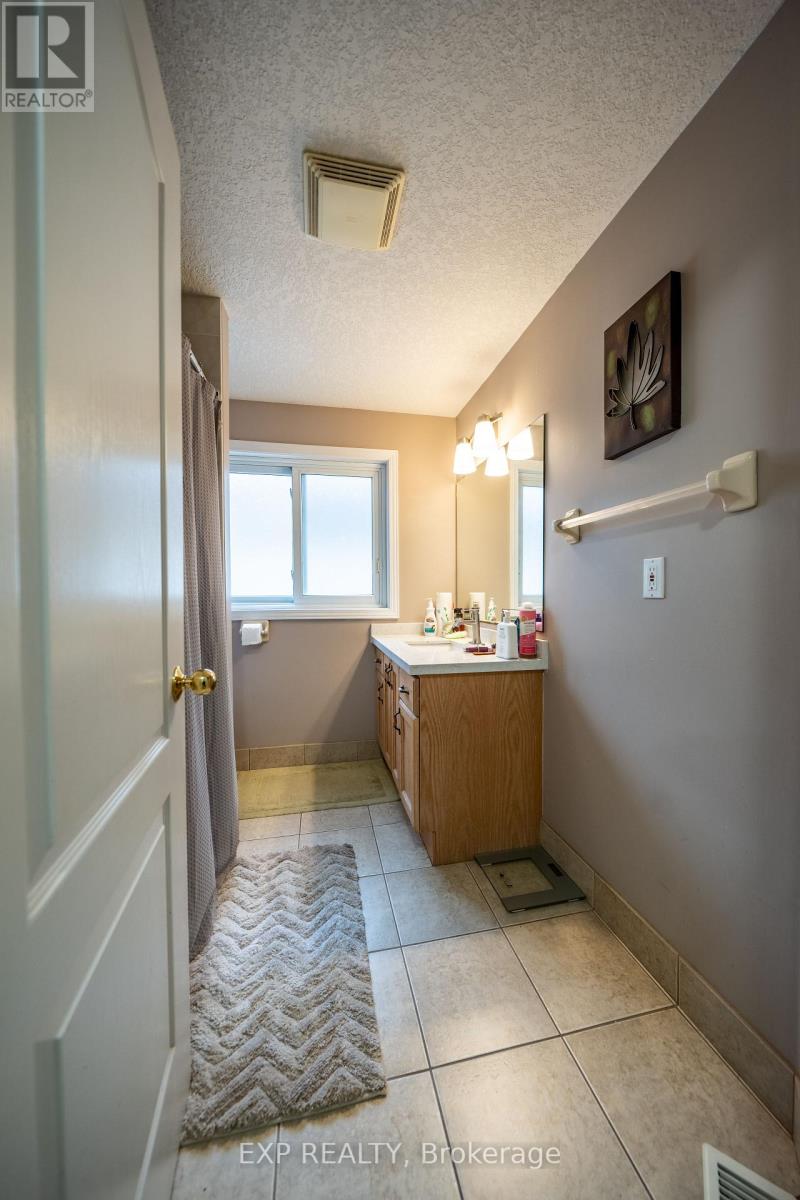 237 Grey Fox Drive, Kitchener, ON photo 22