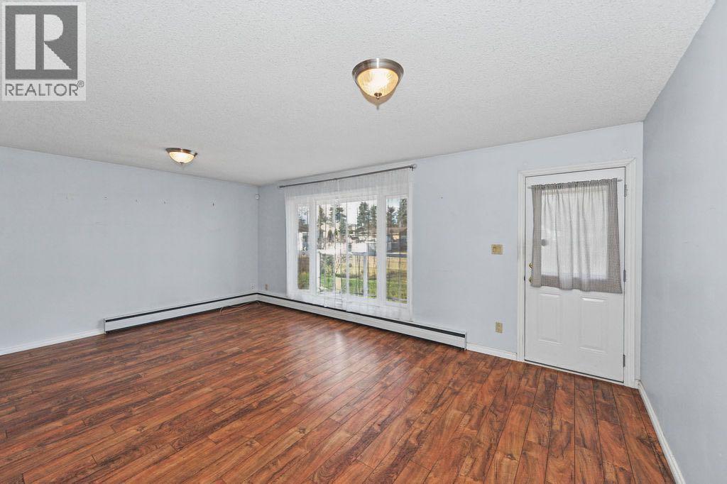 5013 47 Street, Daysland — photo 9