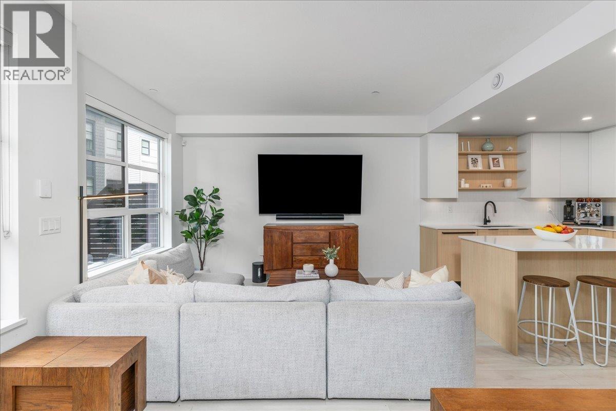 218 2045 HERITAGE PARK Lane, North Vancouver