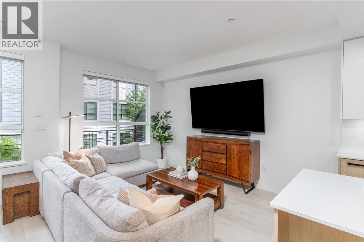 218 2045 HERITAGE PARK Lane, North Vancouver