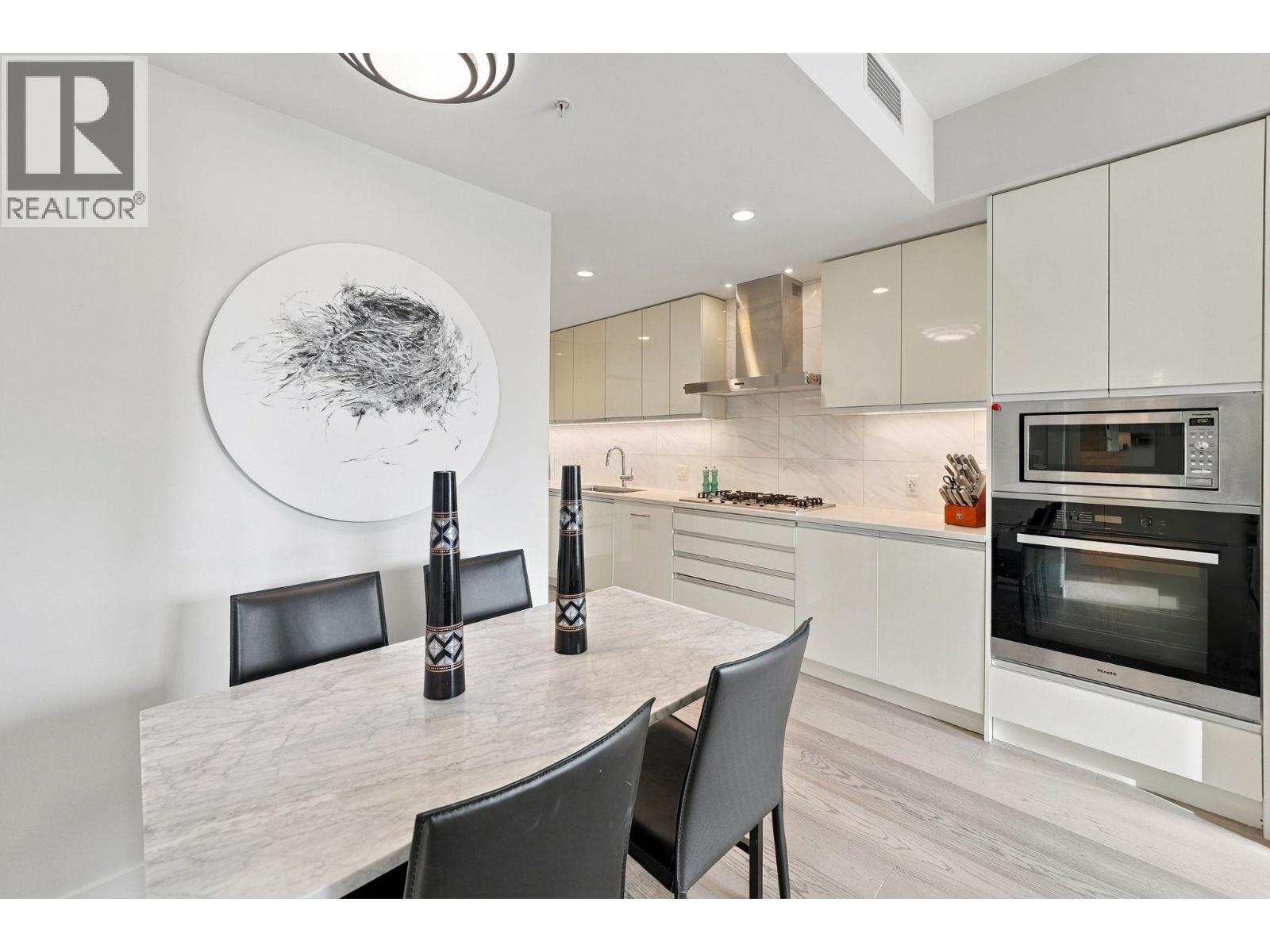 401 528 W King Edward Avenue, Vancouver — photo 2