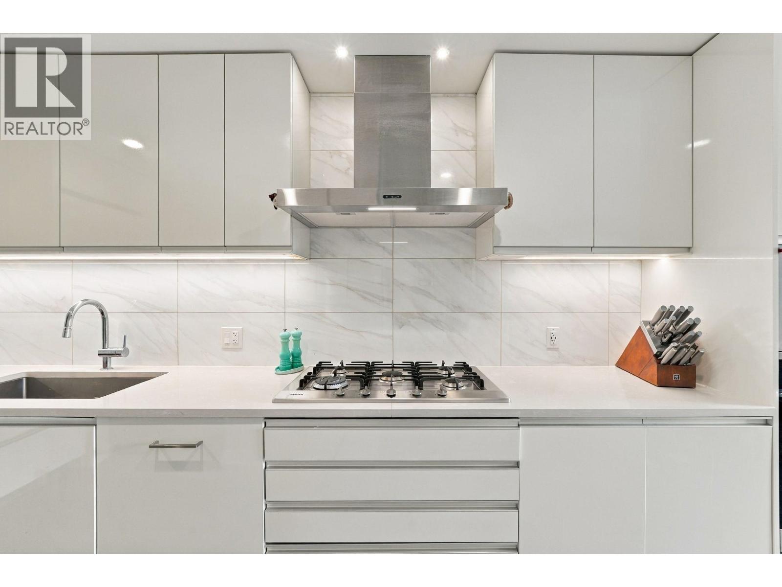 401 528 W King Edward Avenue, Vancouver — photo 6