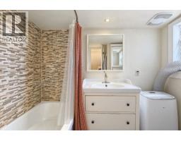 1701 Semlin Drive, Vancouver, BC V5N4P6 Photo 16