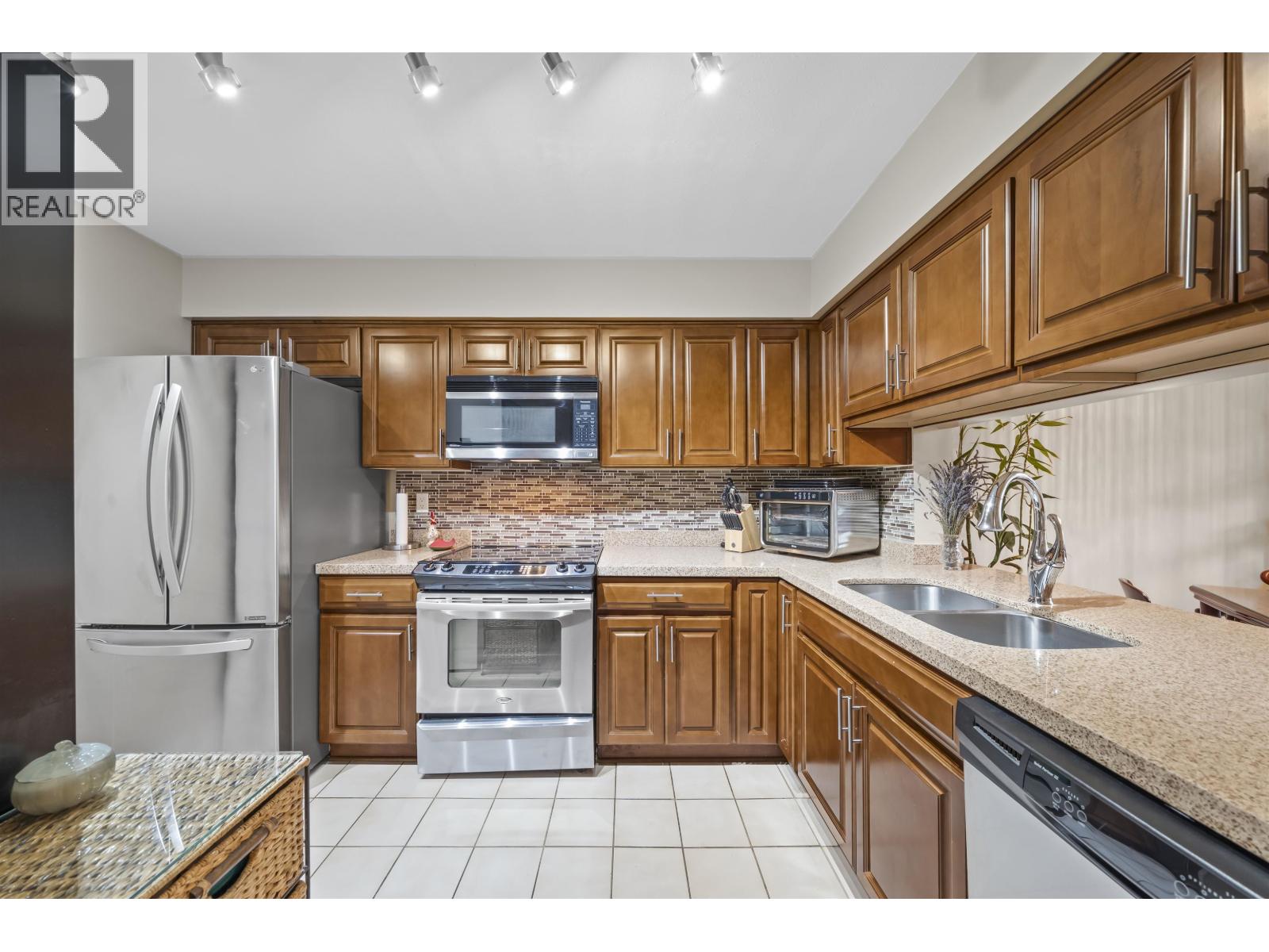 703 6070 Mcmurray Avenue, Burnaby — photo 16