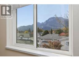 305 40160 Willow Crescent, Squamish, BC V8B0M2 Photo 12