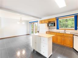 33 Parade Drive, Winnipeg, MB R2C0S3 Photo 17