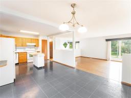 33 Parade Drive, Winnipeg, MB R2C0S3 Photo 12