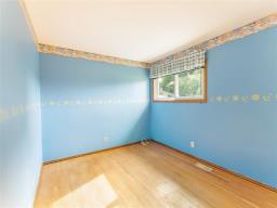 33 Parade Drive, Winnipeg, MB R2C0S3 Photo 21