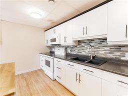 33 Parade Drive, Winnipeg, MB R2C0S3 Photo 29