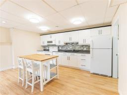 33 Parade Drive, Winnipeg, MB R2C0S3 Photo 28