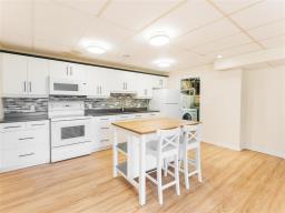33 Parade Drive, Winnipeg, MB R2C0S3 Photo 27