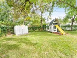 33 Parade Drive, Winnipeg, MB R2C0S3 Photo 47