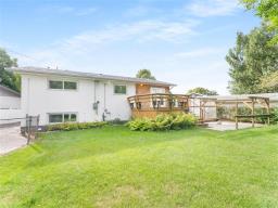 33 Parade Drive, Winnipeg, MB R2C0S3 Photo 42
