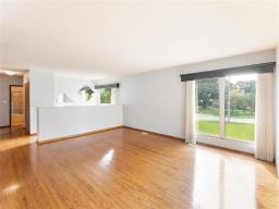 Second Kitchen - 33 Parade Drive, Winnipeg, MB R2C0S3 Photo 6