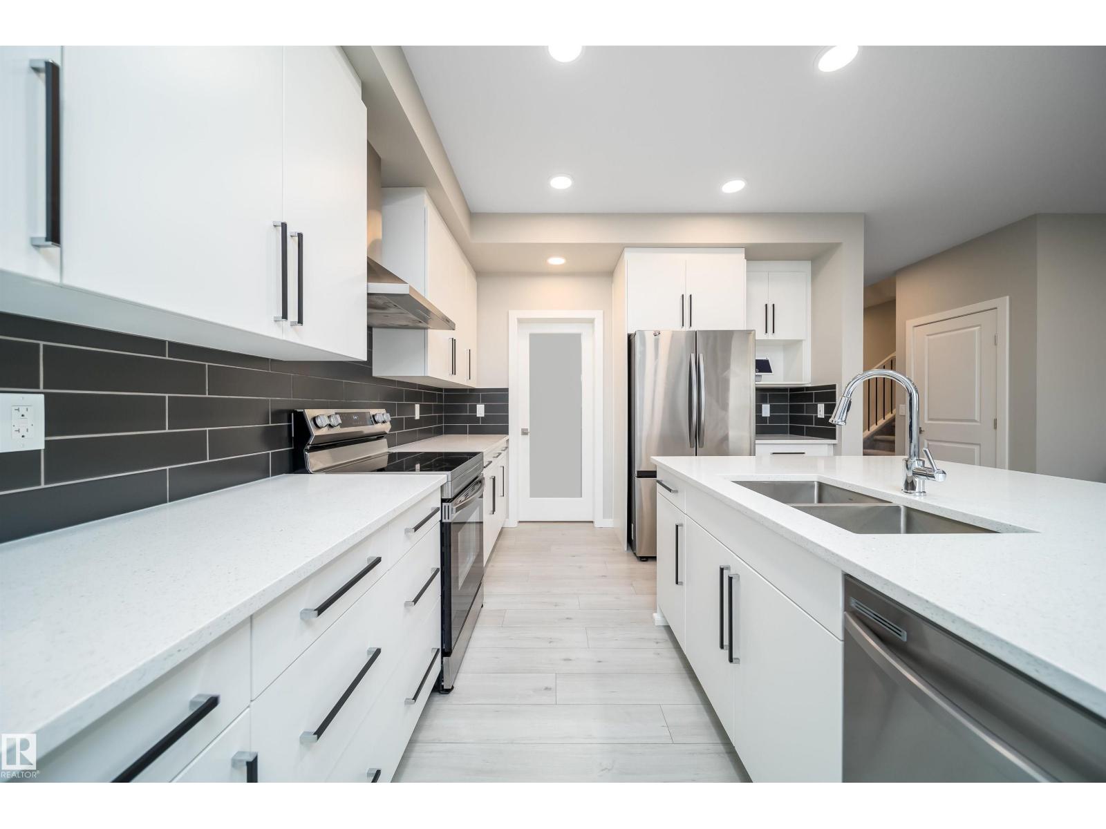 Property photograph 10 for MLS E4514367
