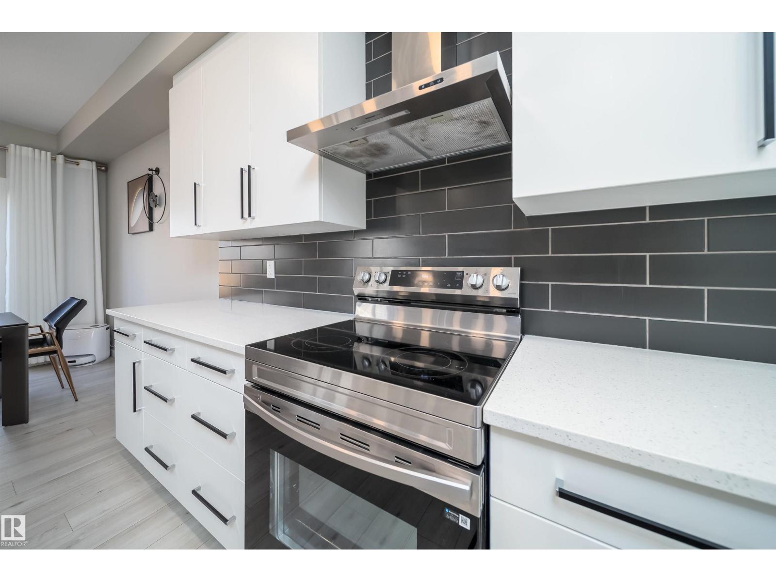 Property photograph 11 for MLS E4514367