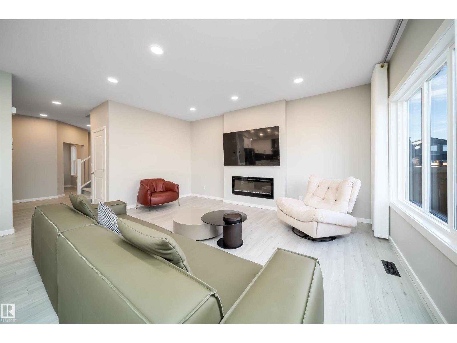 Property photograph 14 for MLS E4514367