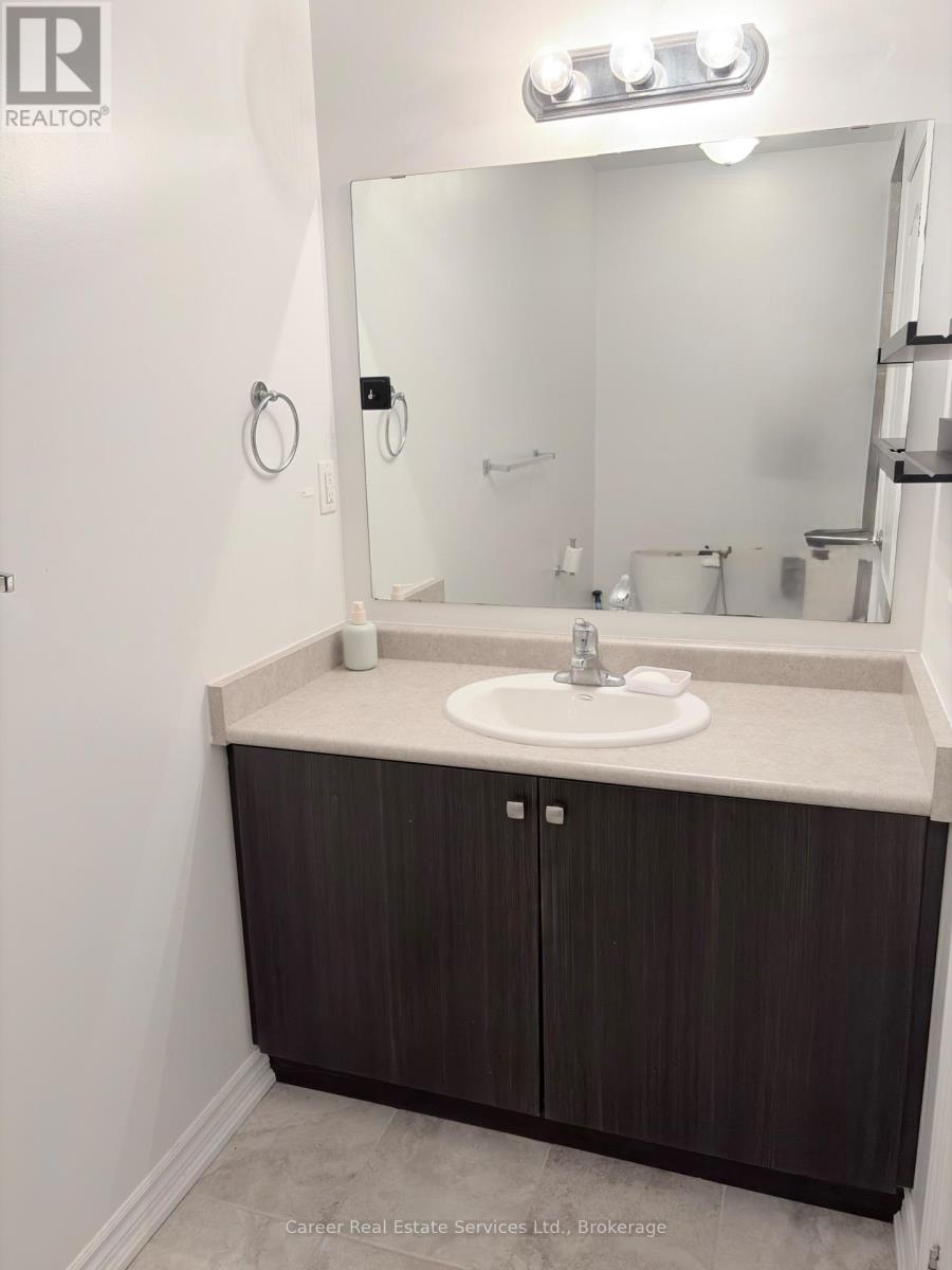 7 Ken Bromley Lane, Clarington, ON photo 22