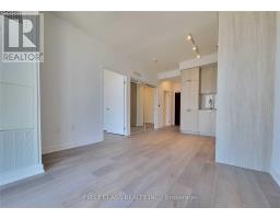 2116 - 38 Honeycrisp Crescent, Vaughan, ON L4K0M8 Photo 12