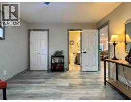 2 (b), 398 Canyon Boulevard, Lethbridge, AB T1K6V2 Photo 17