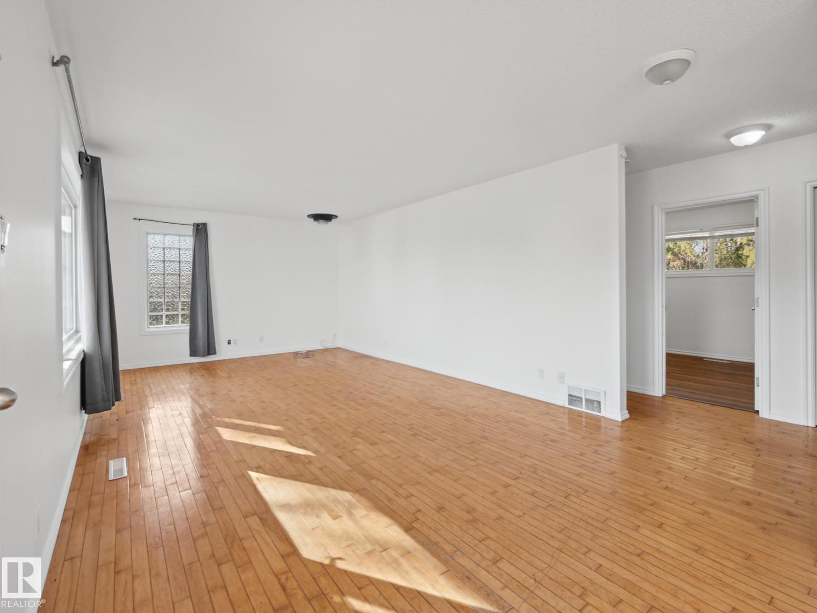 Property photograph 23 for MLS E4514368
